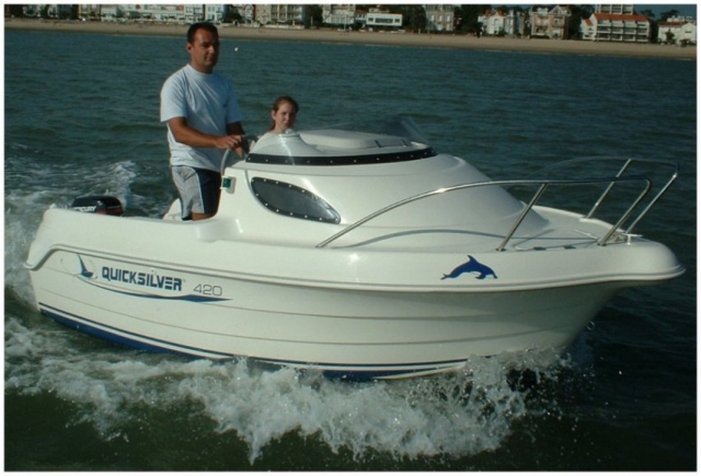  Renta una lancha rápida para 4 personas con A Z Nautic Renta de embarcaciones 